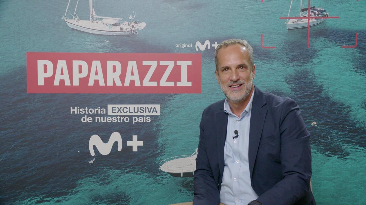 Santi Acosta, co-director de 'Paparazzi', la docuserie sobre la prensa rosa y el trabajo de los paparazzi que estrena este domingo Movistar Plus+.