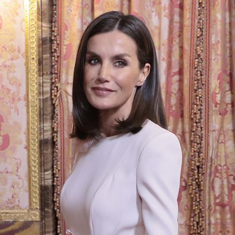 La reina Letizia rescata su vestido de flores más exclusivo: es de marca española y enamoró a la prensa internacional