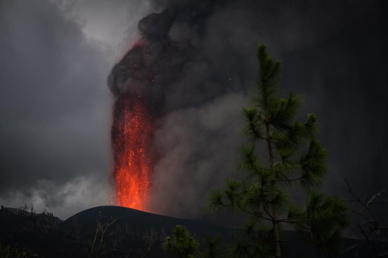 Volcán en Canarias: La lava sigue saliendo (4ºdía)