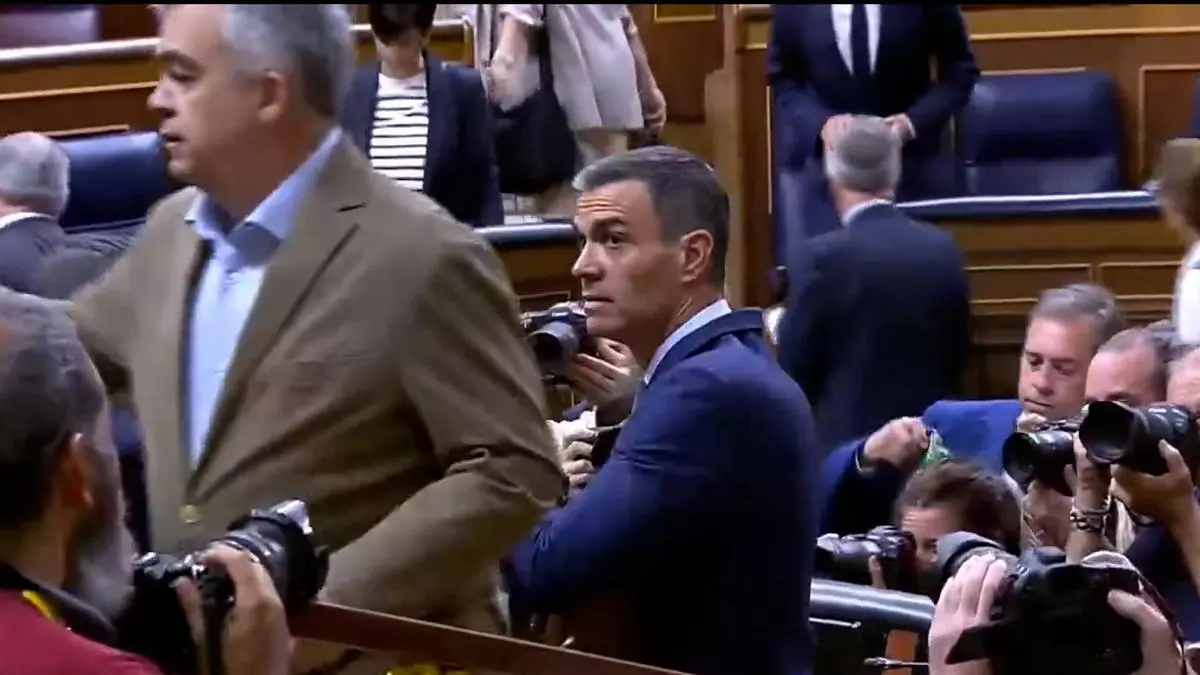 Sánchez ignoró el saludo de Cerdán en el Congreso