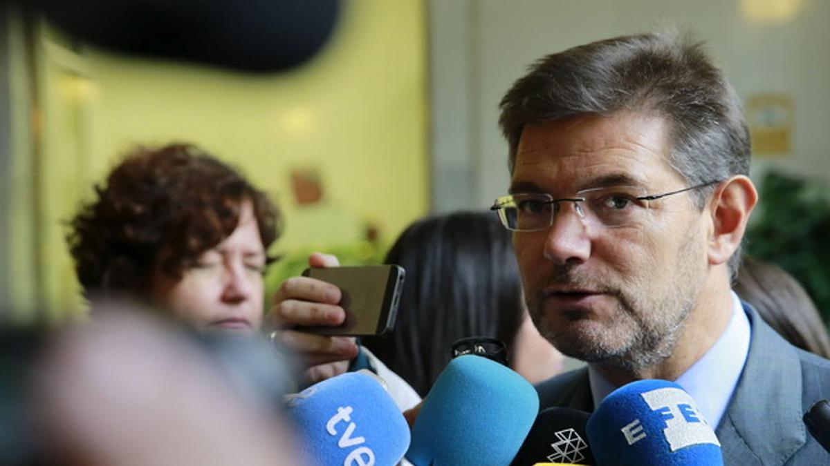 El ministro de Justicia, Rafael Catalá, atiende a los medios en Madrid.