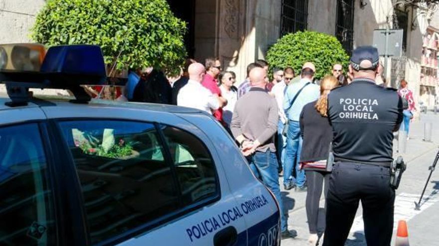 Los sindicatos rechazan sustituir diez plazas de Policía Local por agentes de movilidad