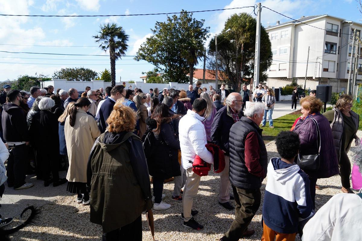 Inauguración en Santa Cruz del parque Rosalía Mera, donado por Sandra Ortega