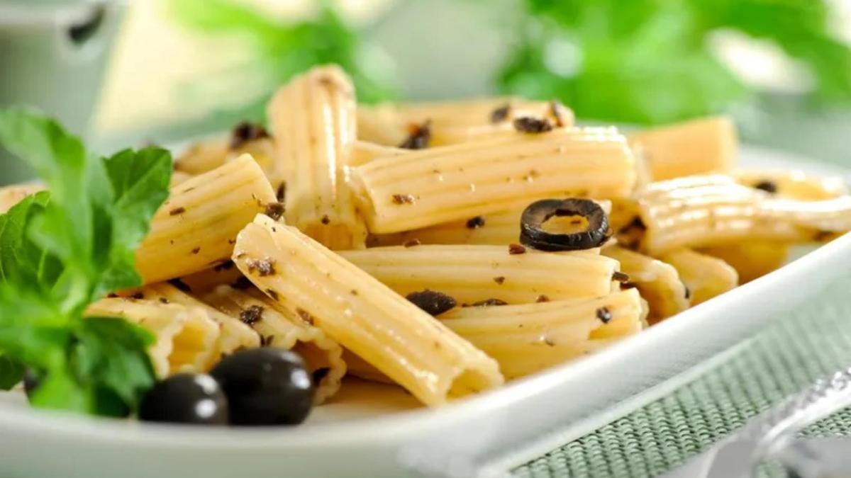 Plato favorito de Ousmane Dembélé, pasta rigatoni con pollo y aceitunas negras