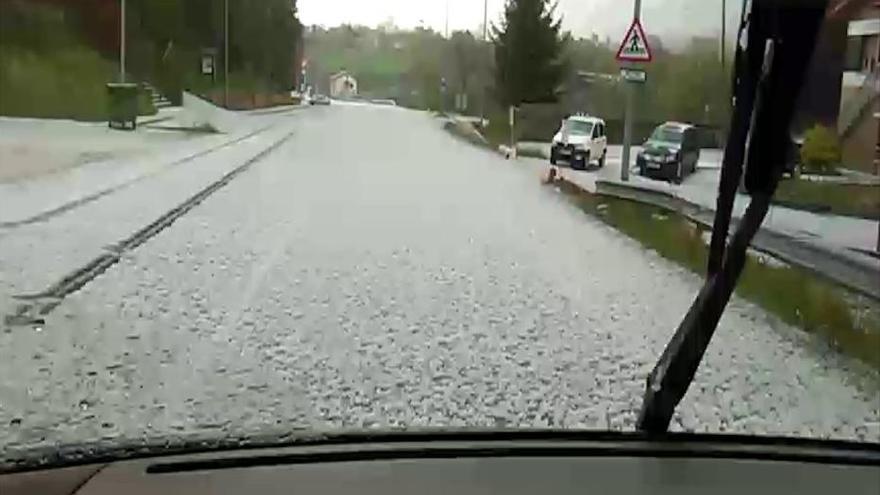 Espectacular granizada en el centro de Asturias