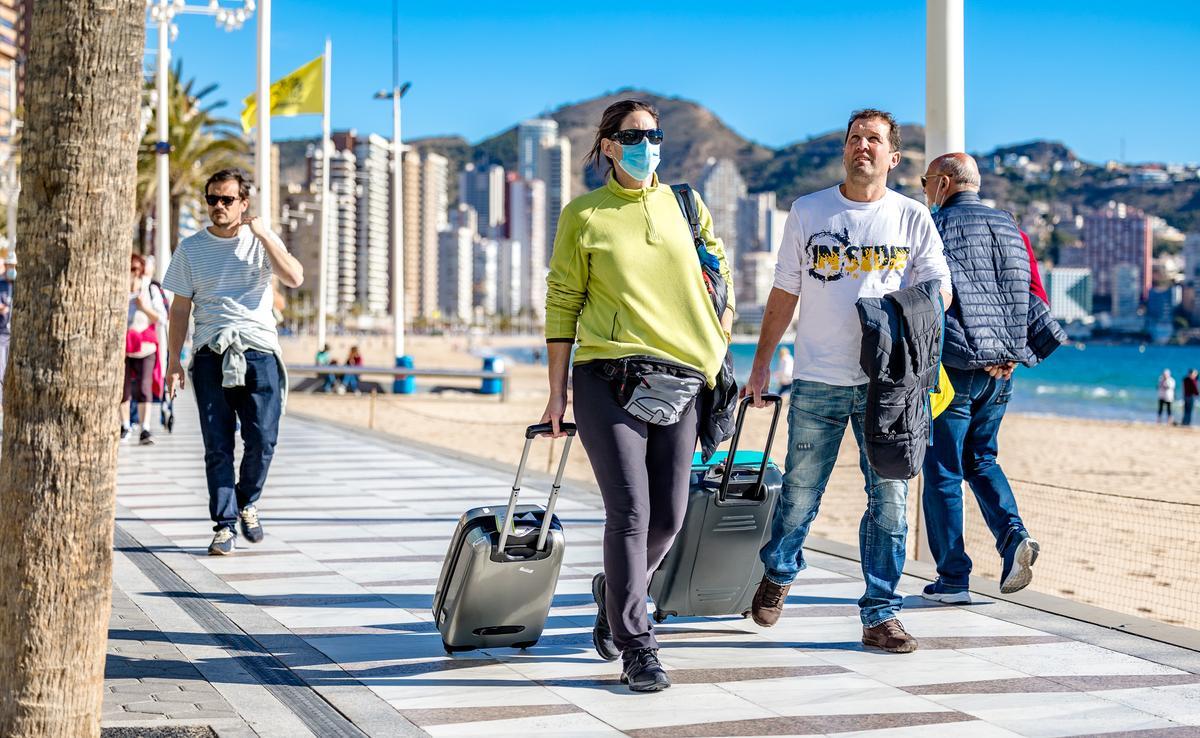Benidorm se prepara para la invasión de turistas por el puente de diciembre