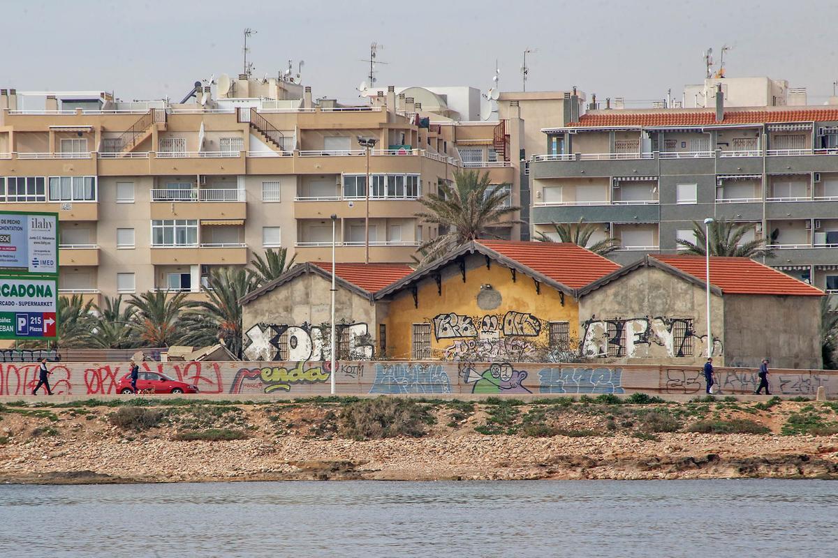 Casa del Palangre, finca que se conservará y en cuyo entorno se levantarán las cuatro torres de 28 plantas junto al mar