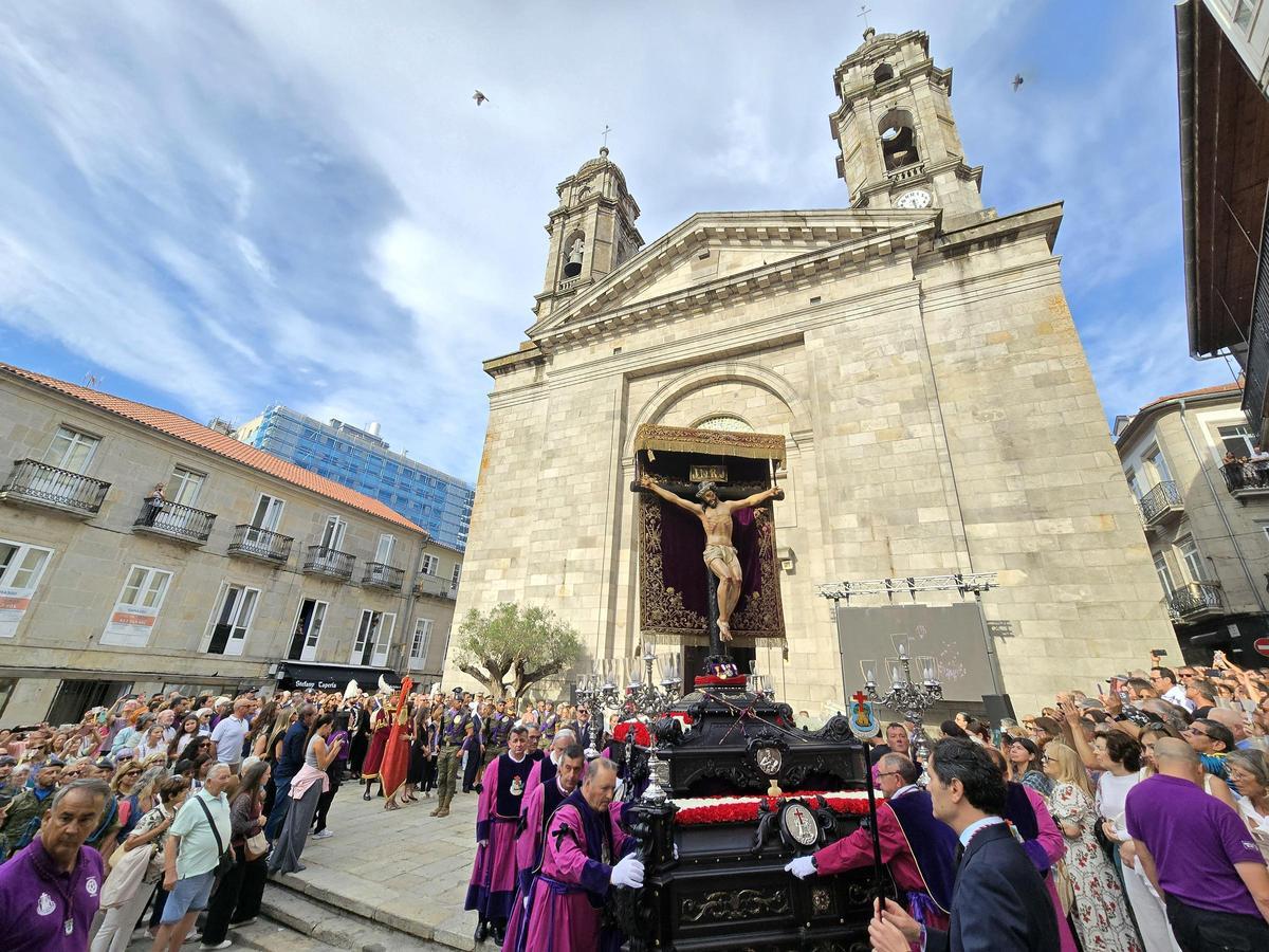 Misa y procesión del Cristo de la Victoria de Vigo, en imágenes