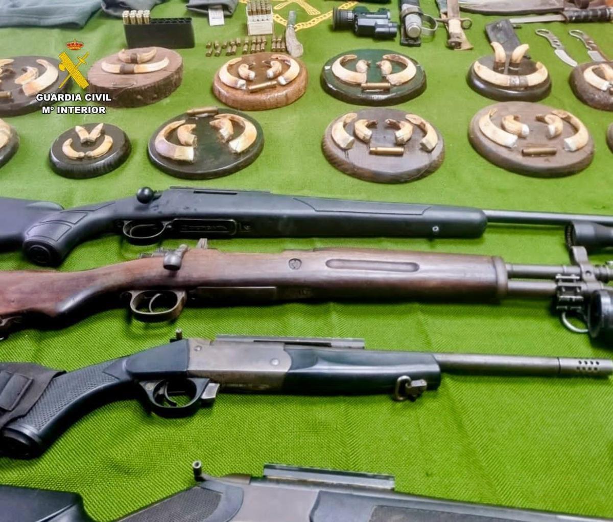 Armas de fuego incautadas por la Guardia Civil.