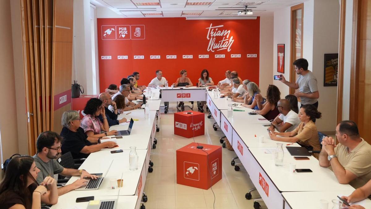Imagen de la ejecutiva del PSIB durante una ruenión este mes de julio.