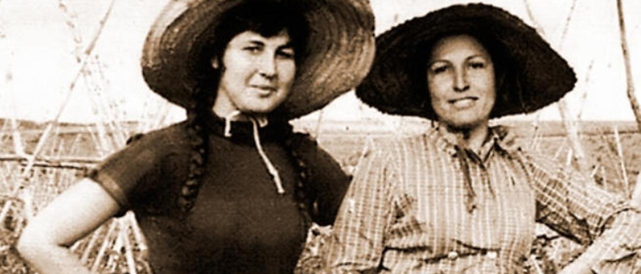 Jóvenes aparceras: María Elena y Lola Sánchez.