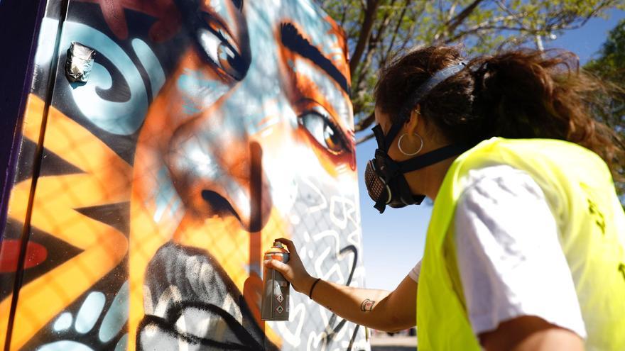 Treinta grafiteros llenan de arte urbano el recinto ferial de Valdespartera