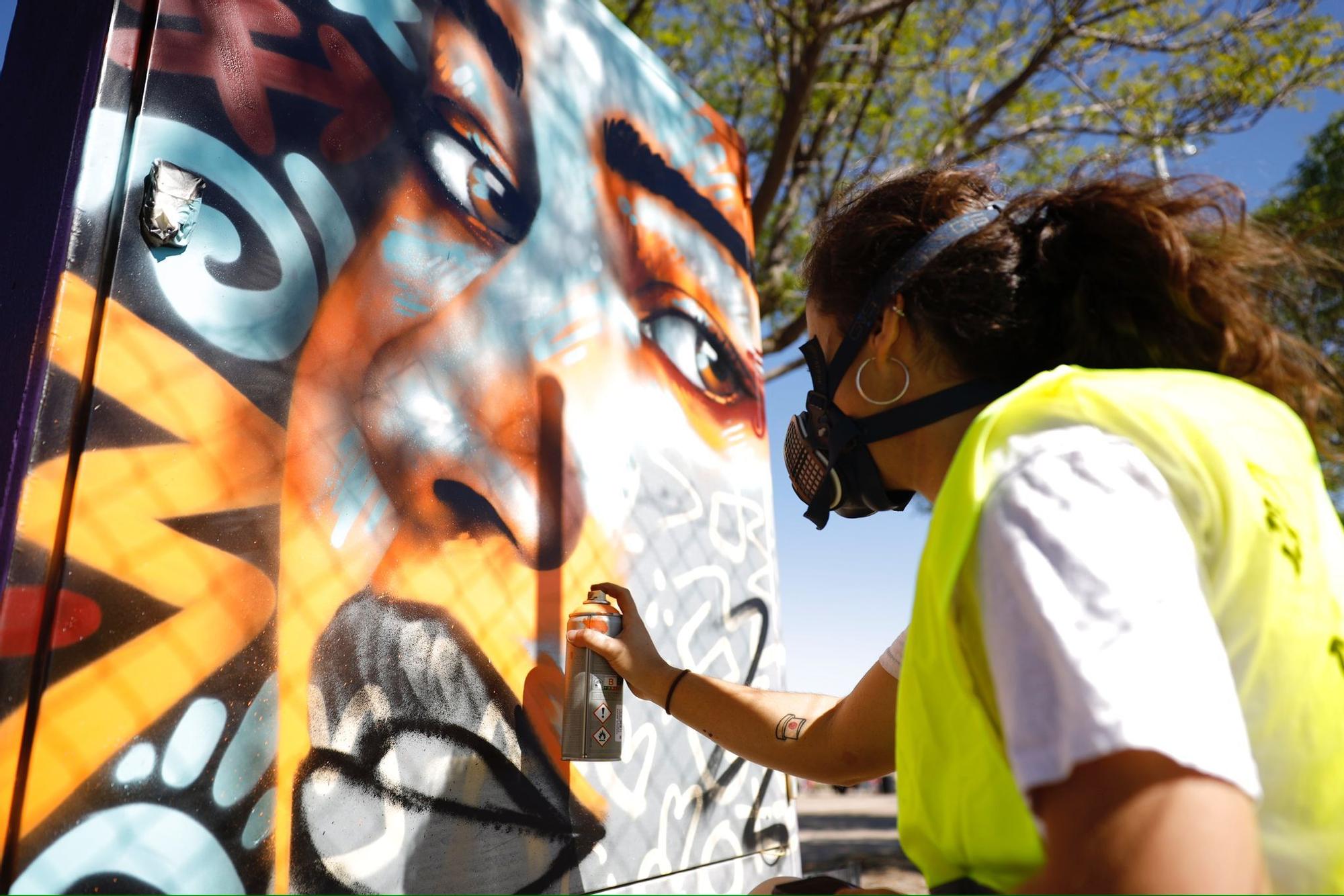 En imágenes | Treinta grafiteros llenan de color  el recinto ferial de Valdespartera