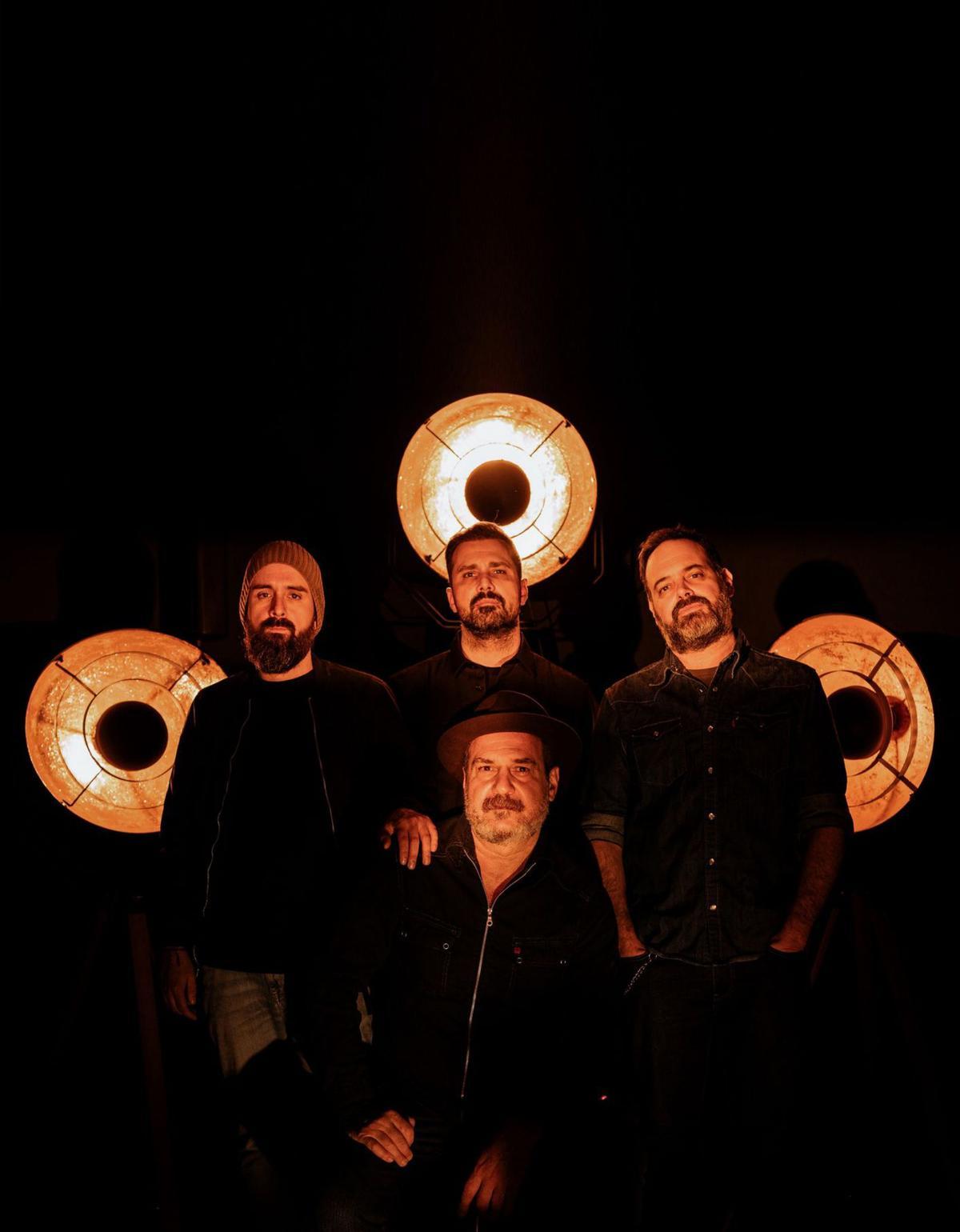 Eladio y los Seres Queridos.