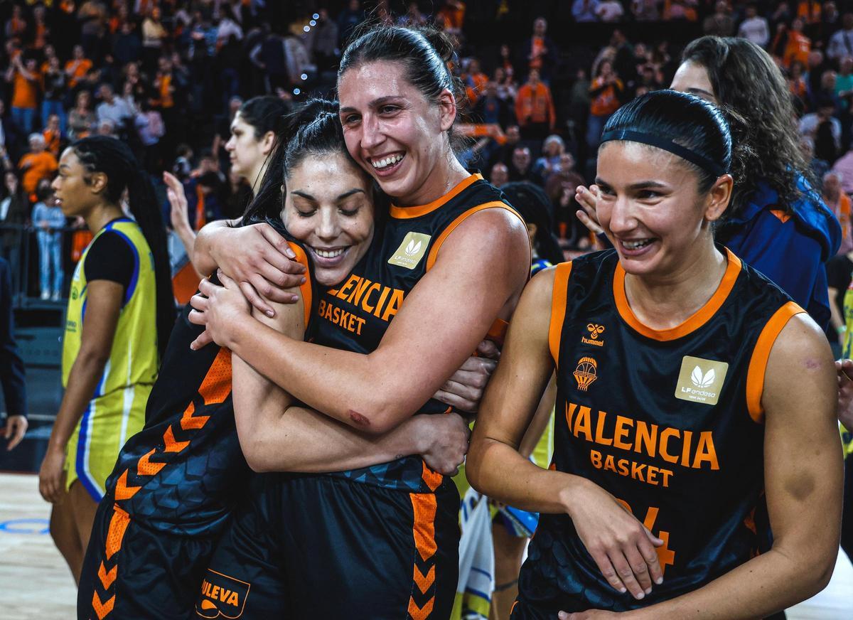 Cristina Ouviña, emocionada en su regreso a las canchas