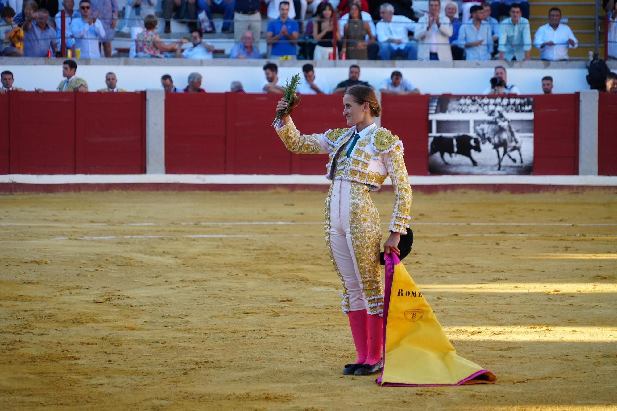 Manzanares, Roca Rey y Rocío Romero salen a hombros en Pozoblanco