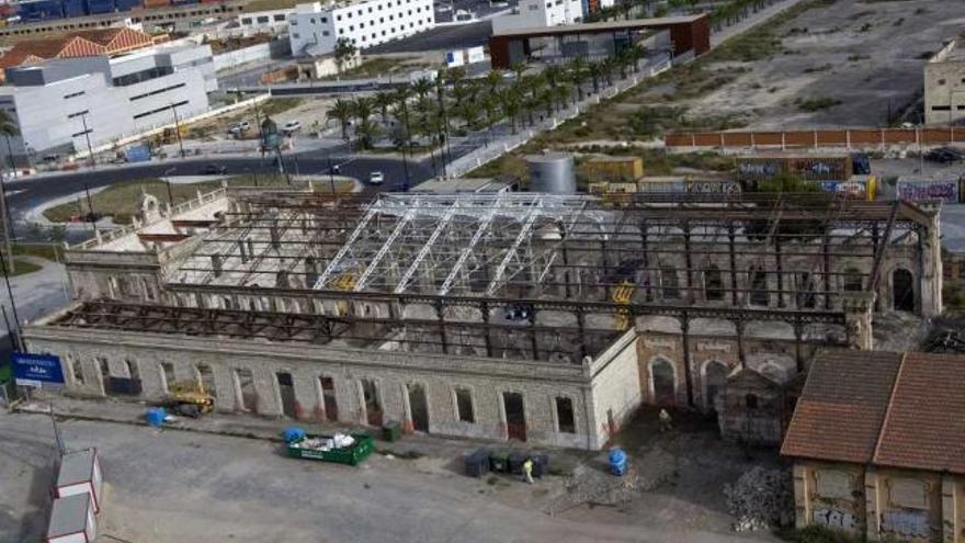 Vista del inmueble que se está rehabilitando para albergar la sede de Casa Mediterráneo.