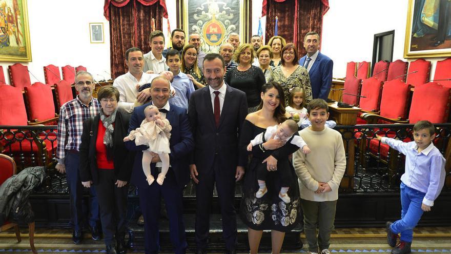 La primera presentación en sociedad de niños en la historia de Elche