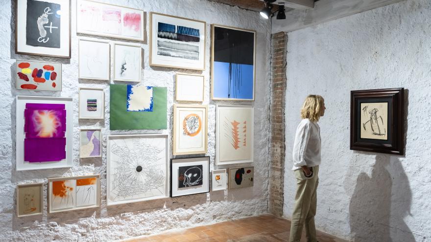 Tres galeries de Barcelona es traslladen a l&#039;estiu a l&#039;Empordà amb obres de Miró i Tàpies