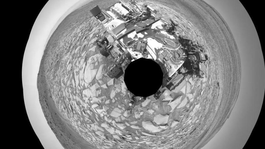 &#039;Selfie&#039; únic del rover Curiosity a Mart