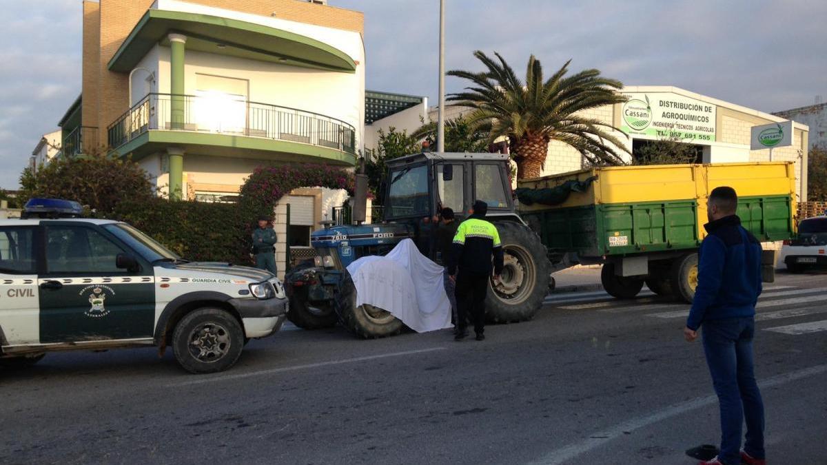 Fallece una mujer tras ser atropellada por un tractor en Baena