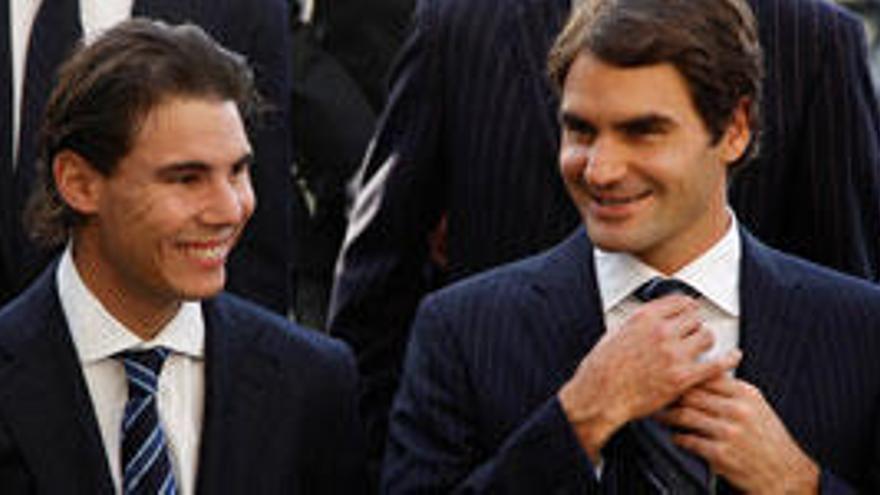 Nadal y Federer charlando hoy en Londres.