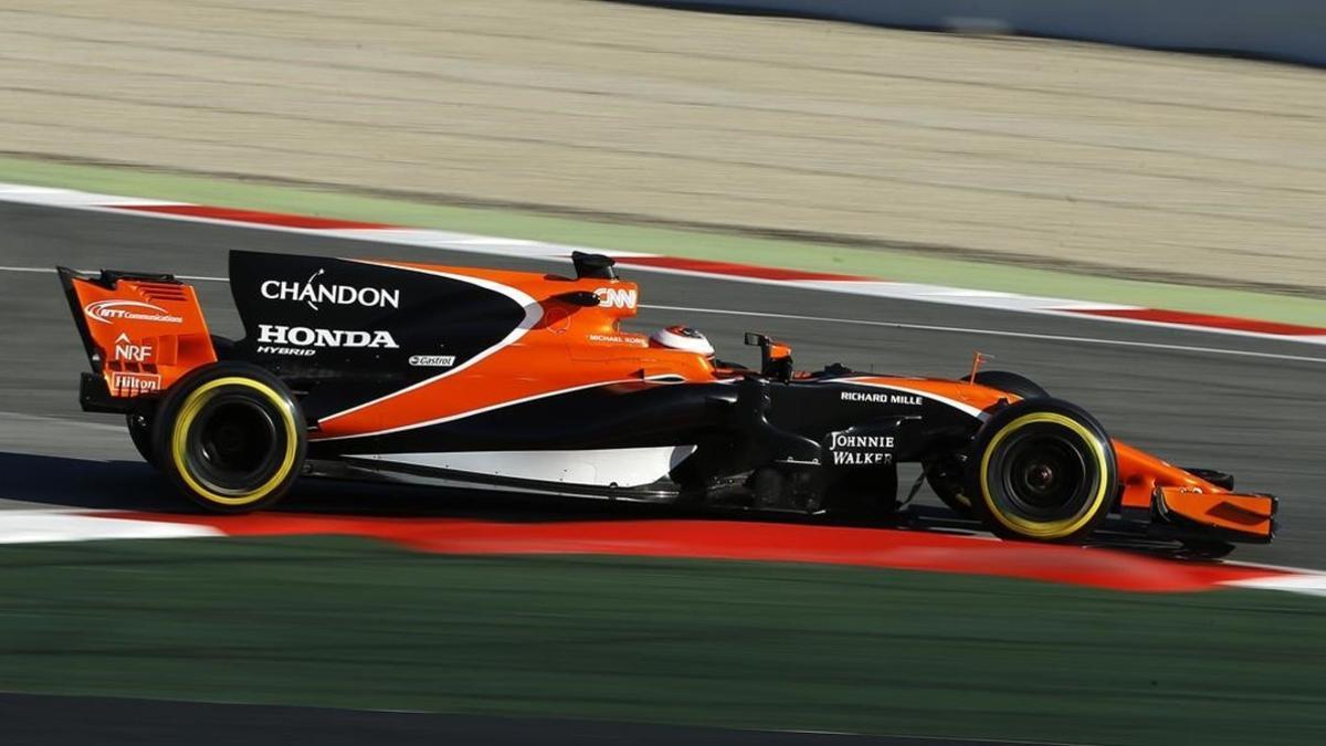 Stoffel Vandoorne vio como su McLaren-Honda volvía a estropearse en el Circuit.
