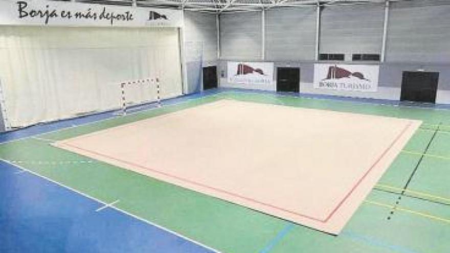 El pabellón deportivo estrena un segundo tapiz para gimnasia rítmica