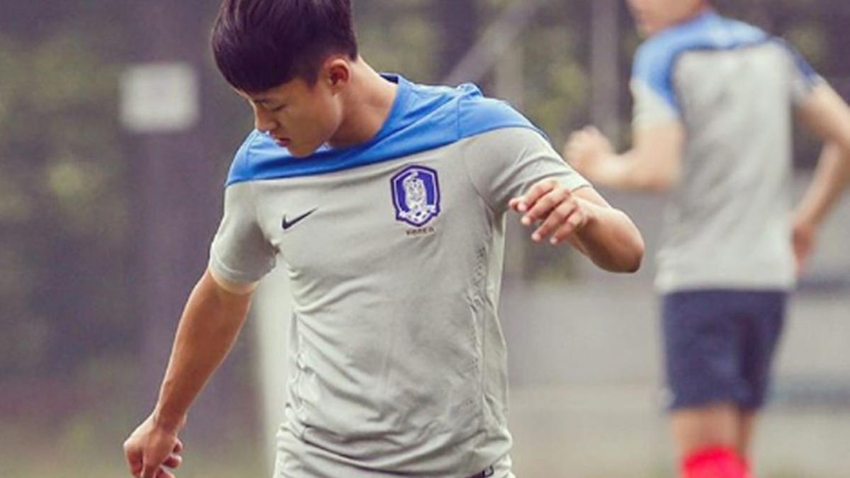 Lee, en su primer entrenamiento con la sub-18 de Corea