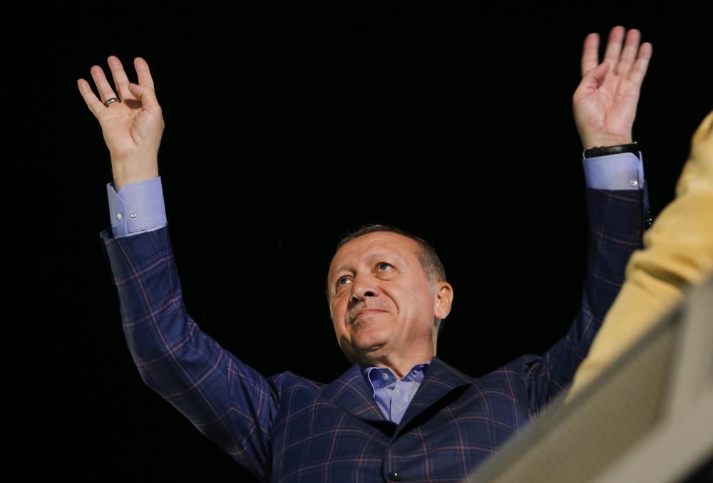 Erdogan gana el referéndun constitucional en Turquía