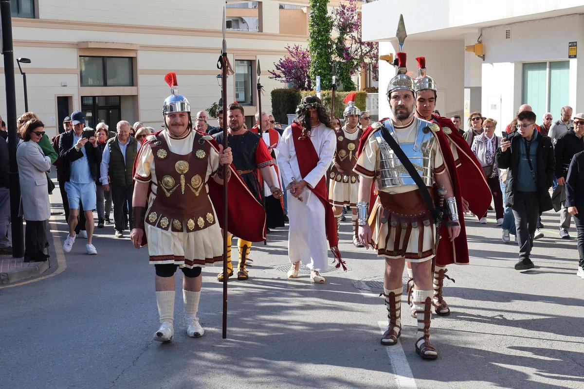 Galería: imágenes del vía crucis de Santa Eulària