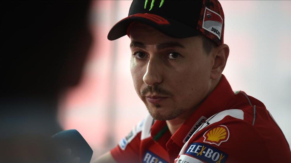 Jorge Lorenzo, pesimista con su lesión