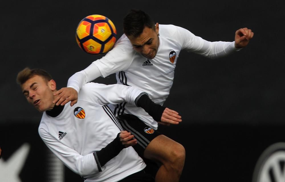 Las imágenes del entrenamiento del Valencia de este sábado