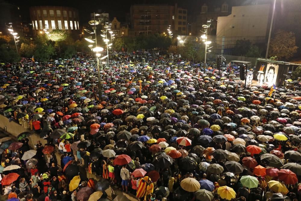 Multitudinària concentració a Girona per protestar contra la sentència del procés