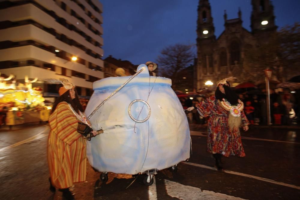 Desfile del martes de Carnaval en el Antroxu de Avilés