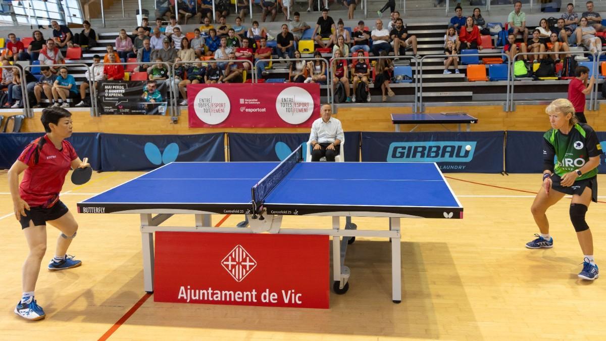 Partit de tennis taula de l’Open Internacional de Vic