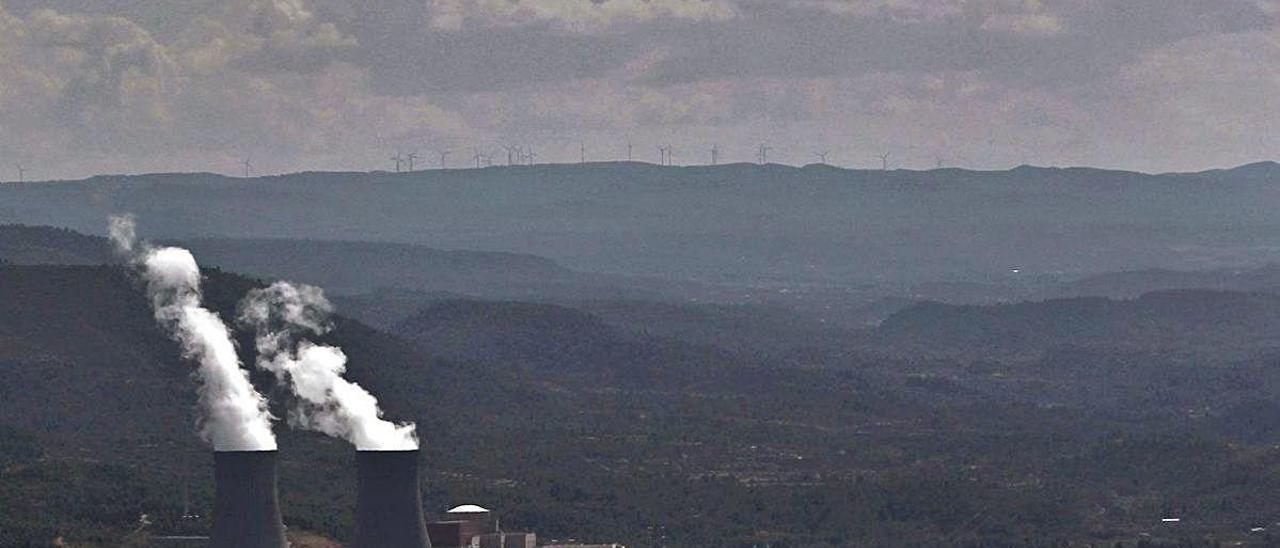 Las eléctricas quieren instalar las plantas solares en el entorno de la central de Cofrentes.