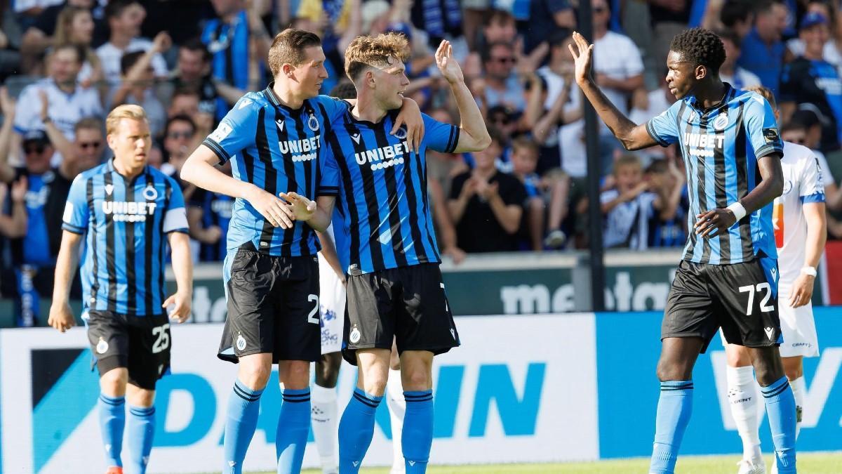 Los jugadores del Brujas celebran el gol