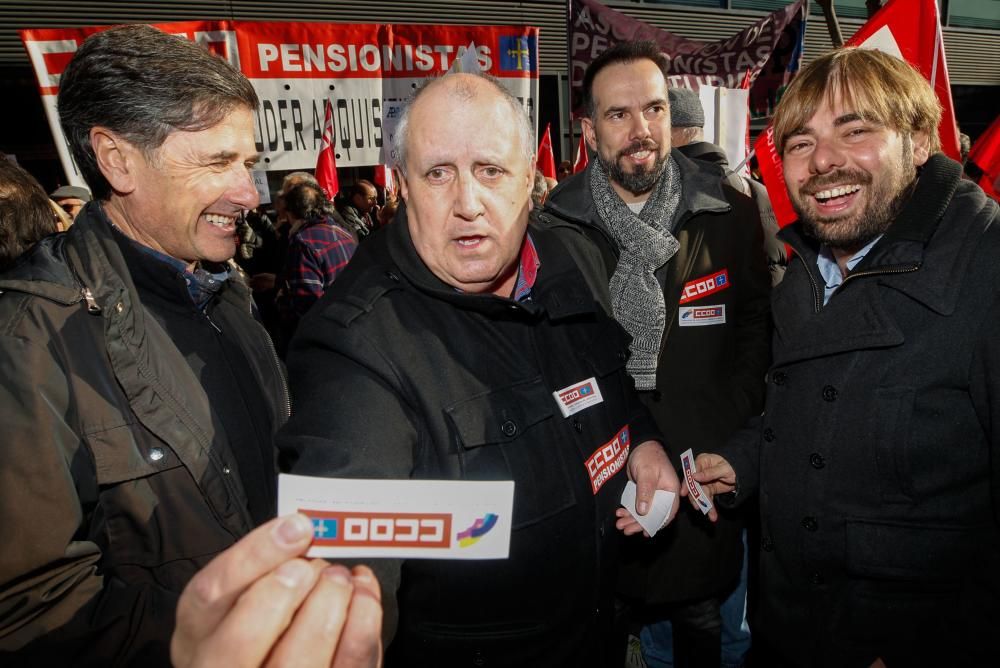 Cientos de personas  reclaman en Asturias una subida de las pensiones