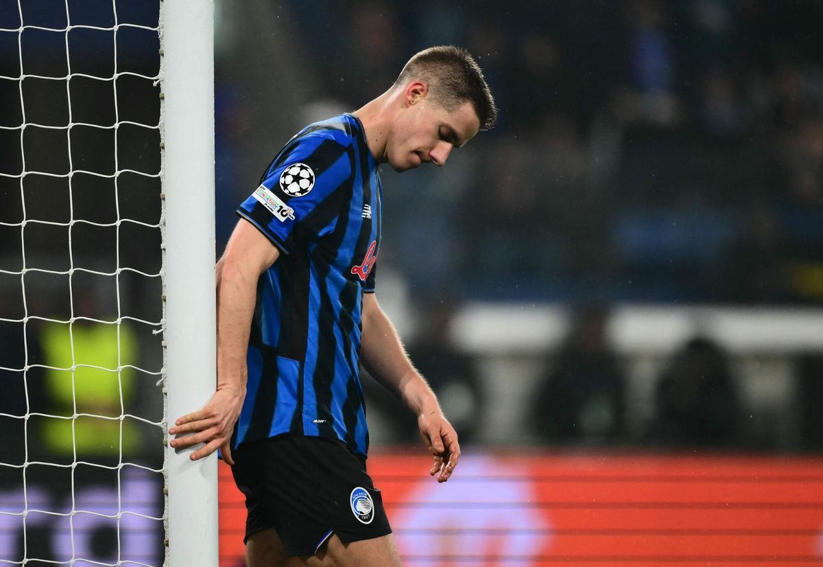 Pasalic, del Atalanta, hundido tras un tanto del Bayern.