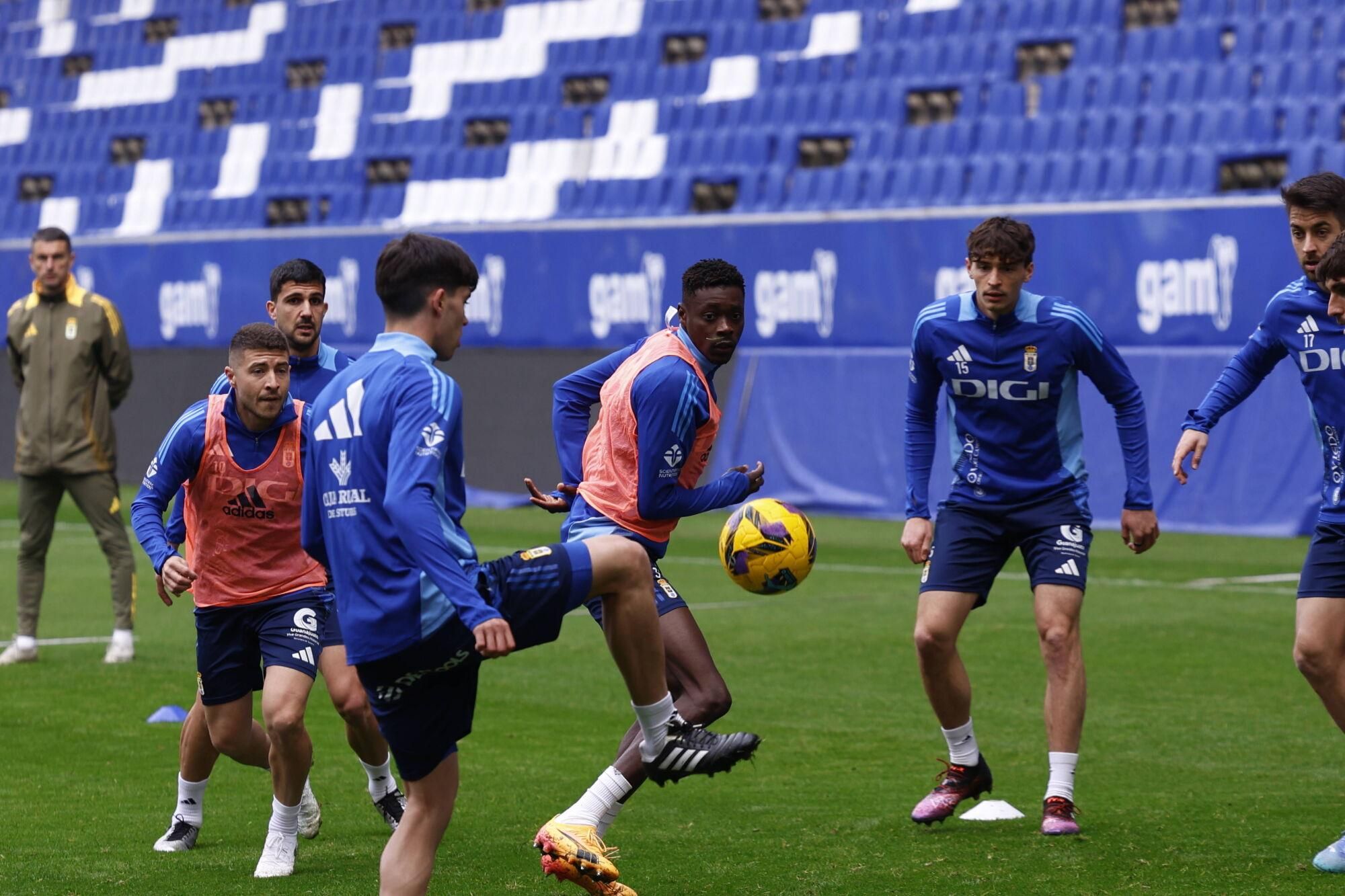 Primer entrenamiento de Paunovic en el Real Oviedo