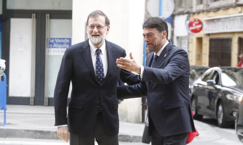 Rajoy conversa con los portavoces municipales sobre la situación económica de Alicante