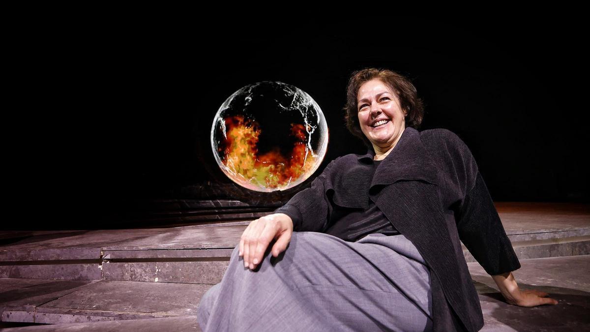 Yolanda Auyanet en el escenario de la Sala Sinfónica de Auditorio de Tenerife.