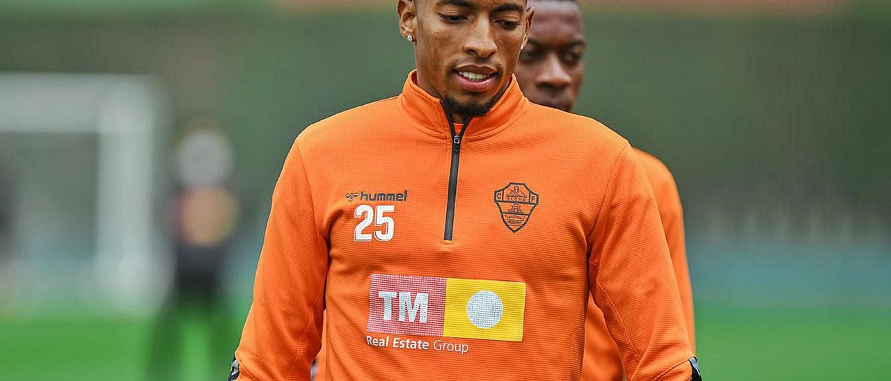 Johan Mojica, durante un entrenamiento con el Elche.