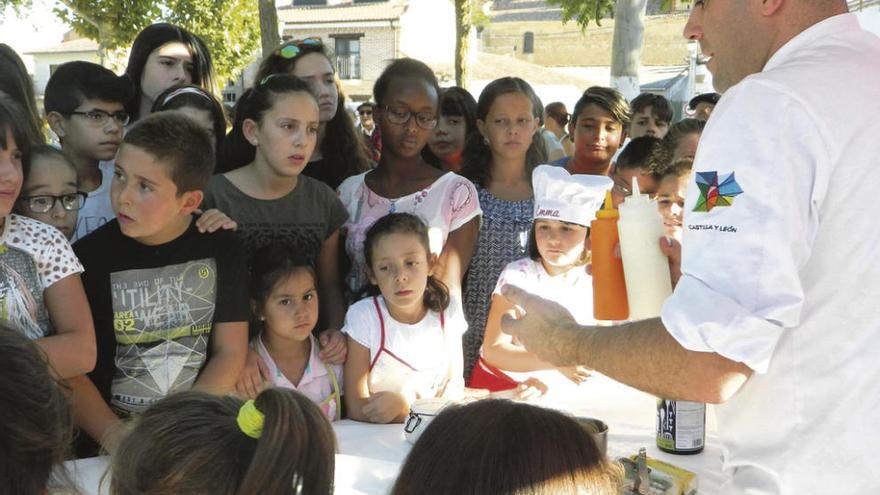 Los pequeños cocineros en el Pequechef.