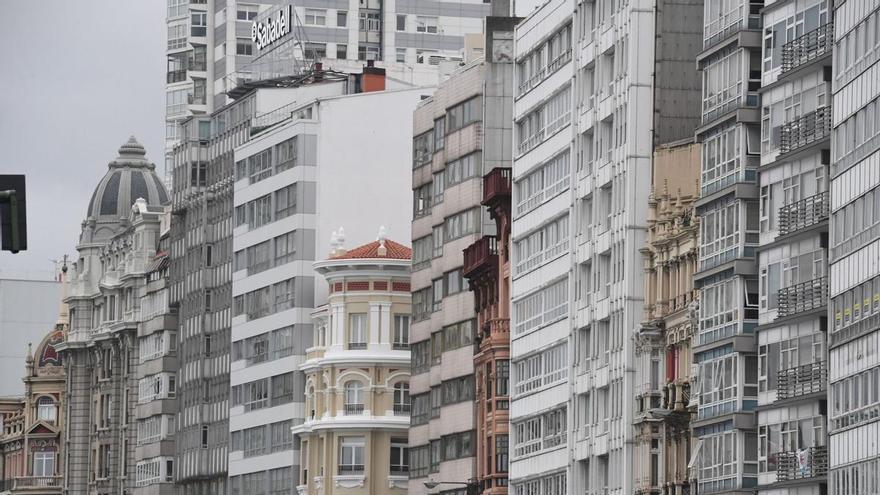 Dos años de espera para reformar un portal en Riego de Agua: los tiempos de Patrimonio en A Coruña agotan a los propietarios y profesionales