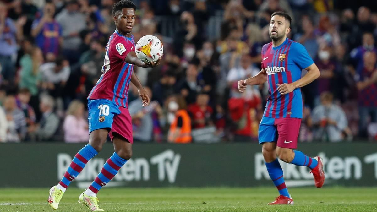 Ansu ha sido el mejor del primer tiempo en el Camp Nou