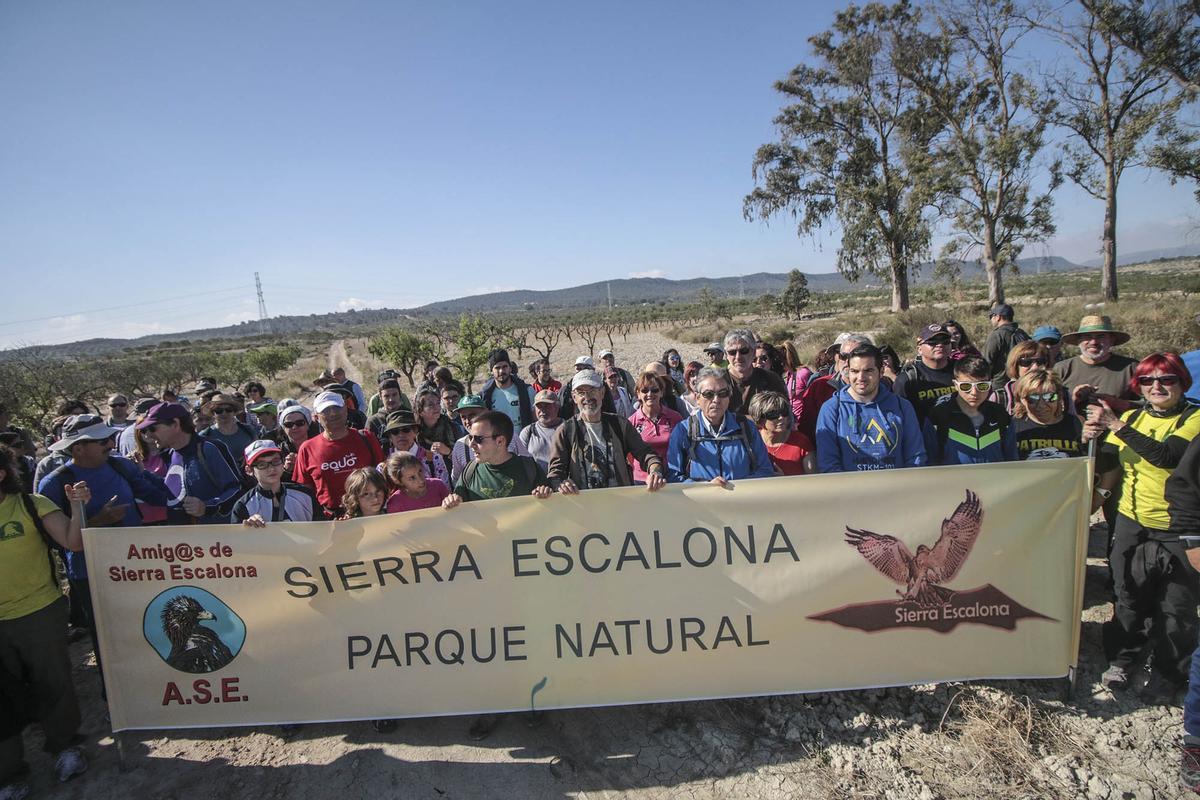 Una de las docenas de actos y marchas reivindicativos organizados en las dos últimas décadas para reclamar la creación del Parque Natural