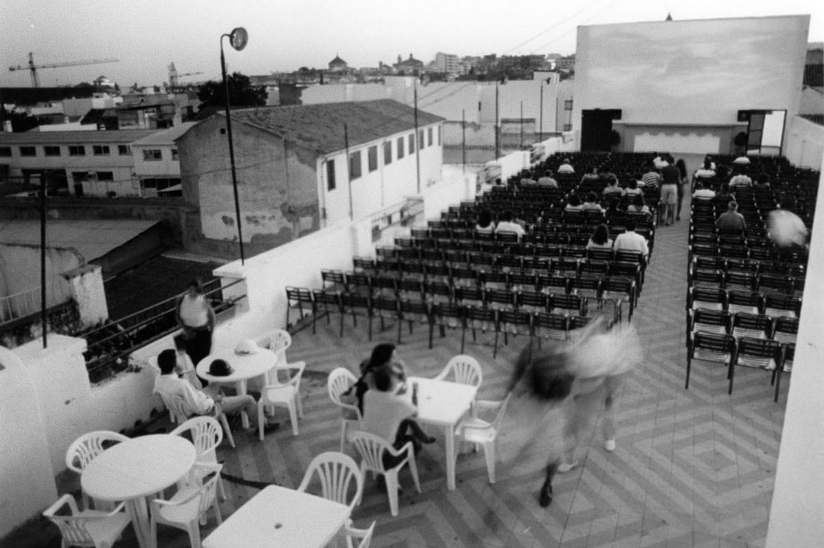 Terraza de verano del cine Magdalena, el último que cerró  en el Centro, dejando los cuatro actuales