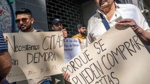 La policia investiga la revenda de cites per a tràmits d’Estrangeria a BCN